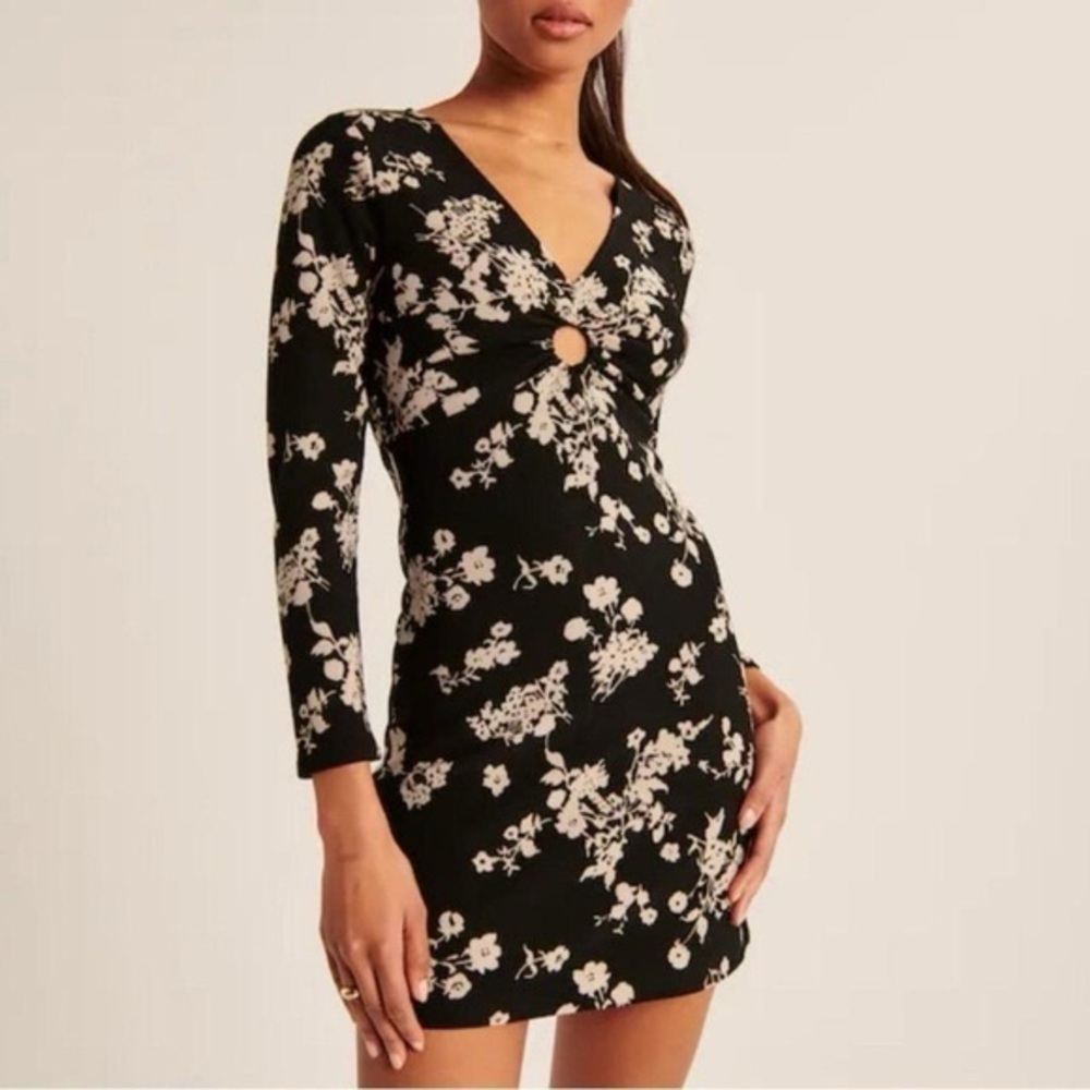 NWT Abercrombie & Fitch Black Floral Long Sleeve Dress W/ Keyhole Detail Size M